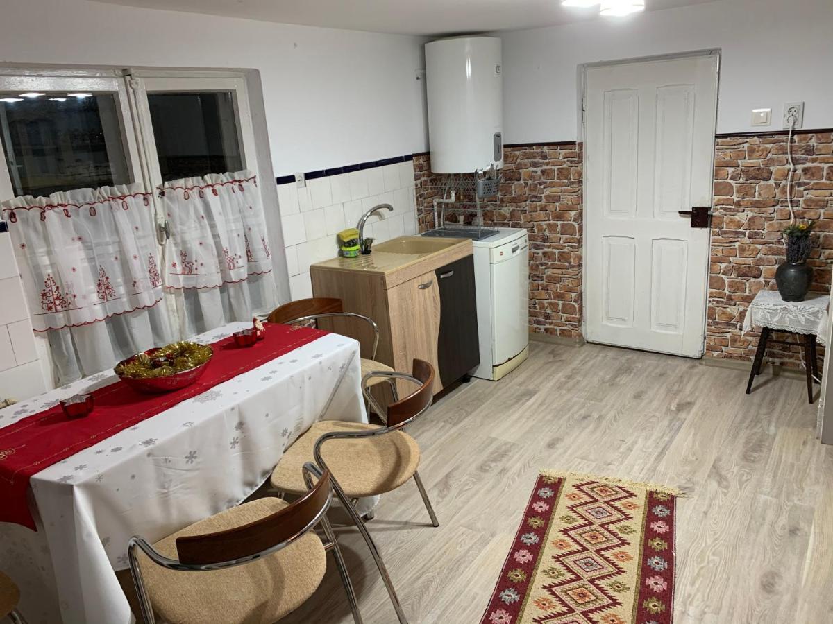 Casa Rurala Cu Livada Lavandra Câmpina Exteriör bild