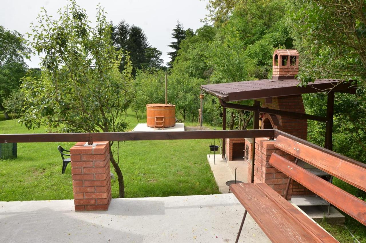 Casa Rurala Cu Livada Lavandra Câmpina Exteriör bild